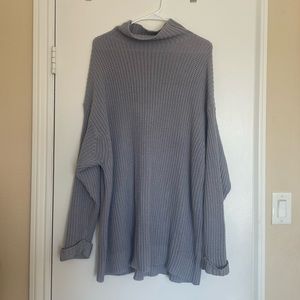 AMERICAN EAGLE OVERSIZED SWEATER